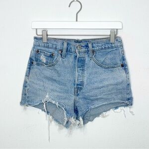 Levi's 501 High Rise Jean Shorts in Tango Light Wash size 26